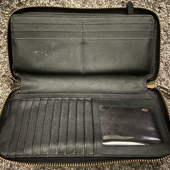 Michael Kors Wallet - Picture 2 of 2